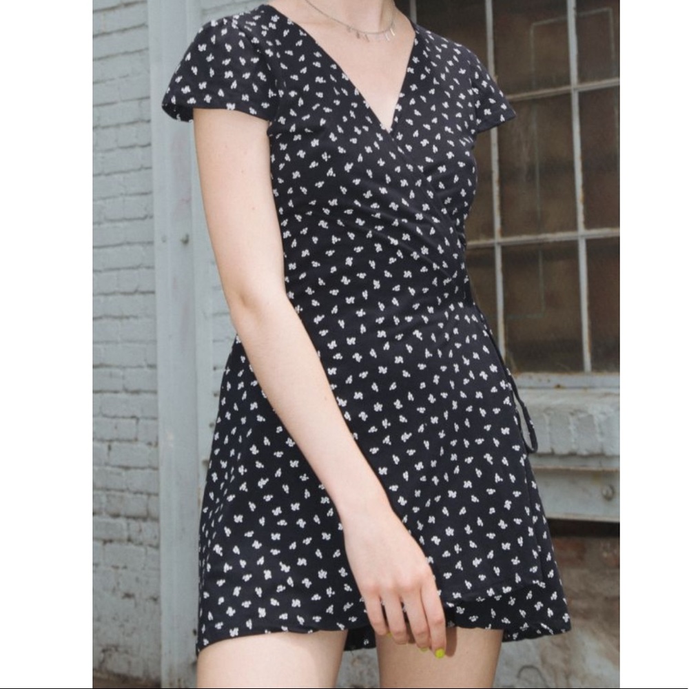 brandy melville wrap dress bundle